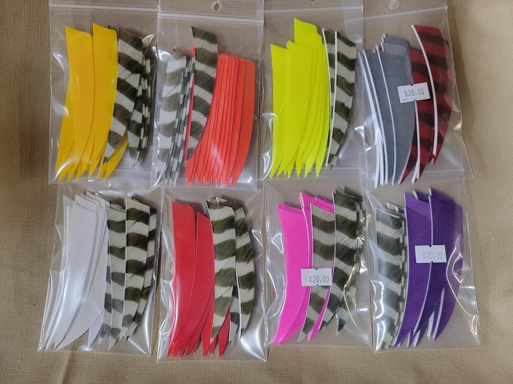 Trueflight 4" Shield Cut Combo Pack LW or RW Feathers - 12 Solid/ 6 Barred
