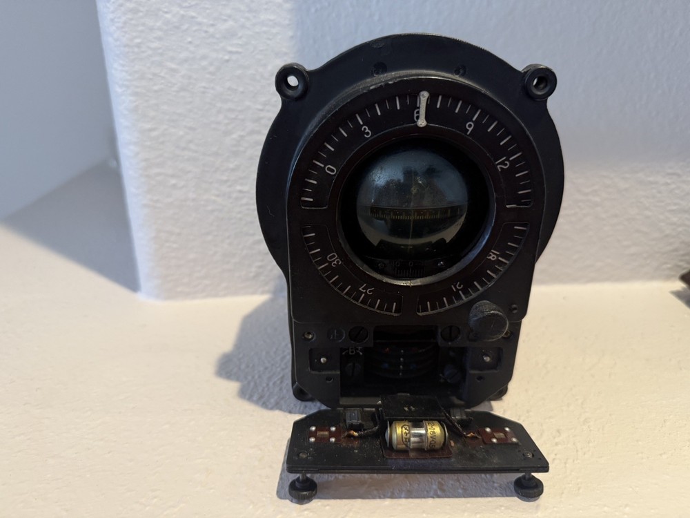 WW2 Imperial Japanese Navy - TYPE 92 MODEL 2 MAGNETIC COMPASS - A6M ZERO
