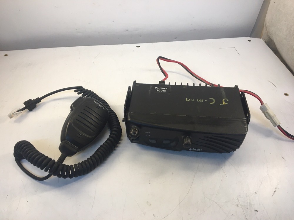 M/A-Com Panther 300M Powers on, UNTESTED See description