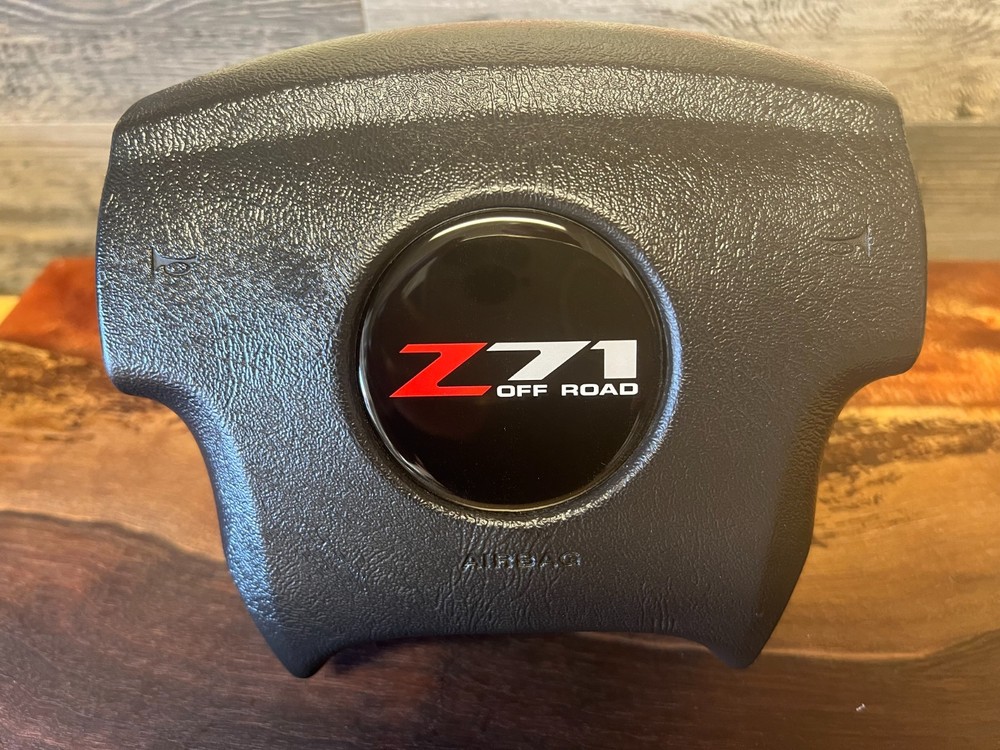 Silverado Z71 Steering wheel emblem - version 1