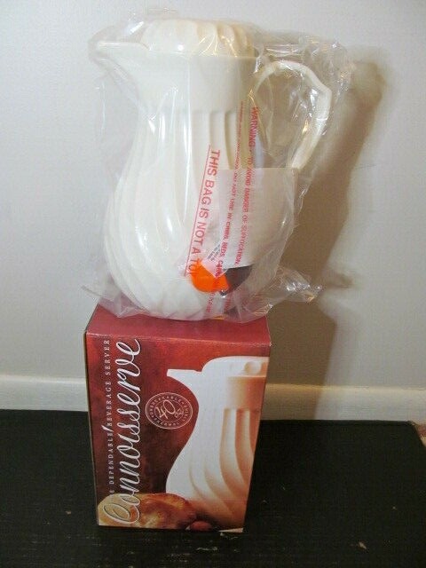 Connoisserve The Dependable Beverage Server 40 oz w Unbreakable Thermal Lining