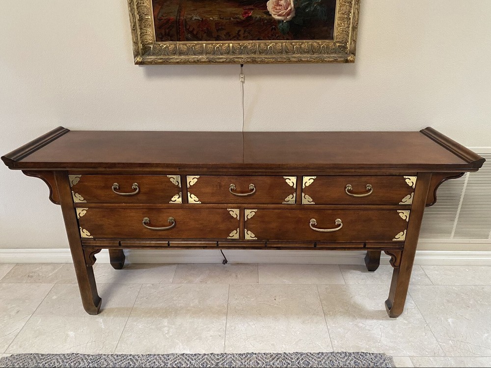 Bernhardt  Entrance/Sideboard Console Table
