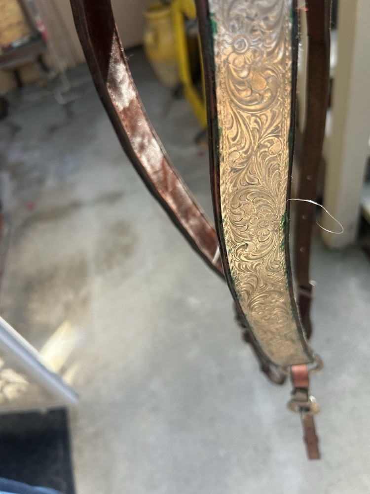 Tool silver and leather Equestrian breast collar