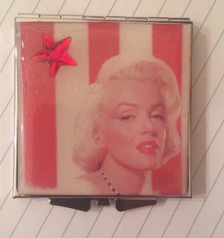 Retro Marilyn Monroe Some Like It Hot Red Square Silver Mirror Compact