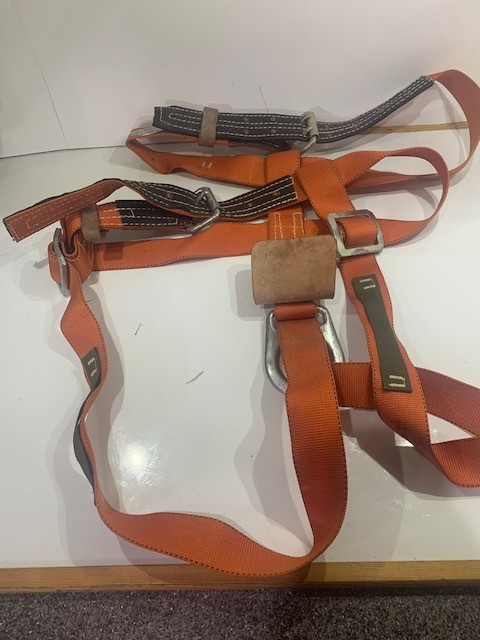 Klein Tools Roofing Harness Model 5452 H