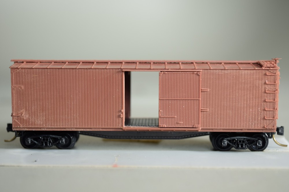4894 Micro Trains 40' BOX car UN DEC UN PAINTED