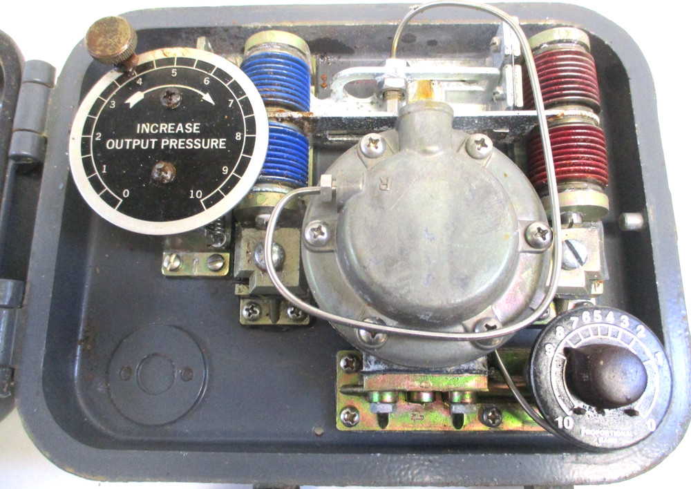 FISHER CONTROLS, 2506, MULTI-TROL RECEIVER CONTROLLER, WEATHERED / SURPLUS