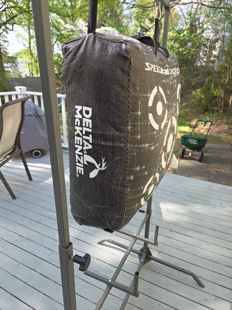 DELTA MCKENZIE SPEEDBAG 20'' Target Black