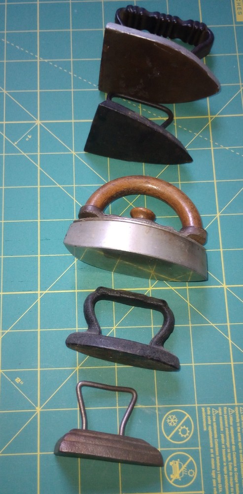 mini sad iron lot