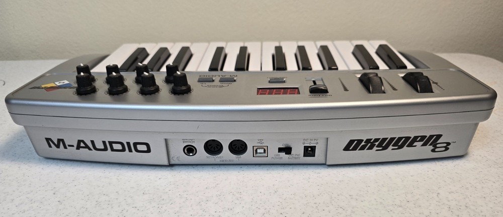 M-Audio Midiman Oxygen 8 25 key Controller MIDI - Keyboard Controller USB