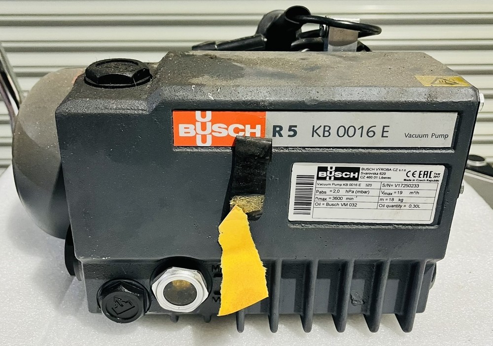 Busch R5 KB 0016 E Rotary Vane Vacuum Pump