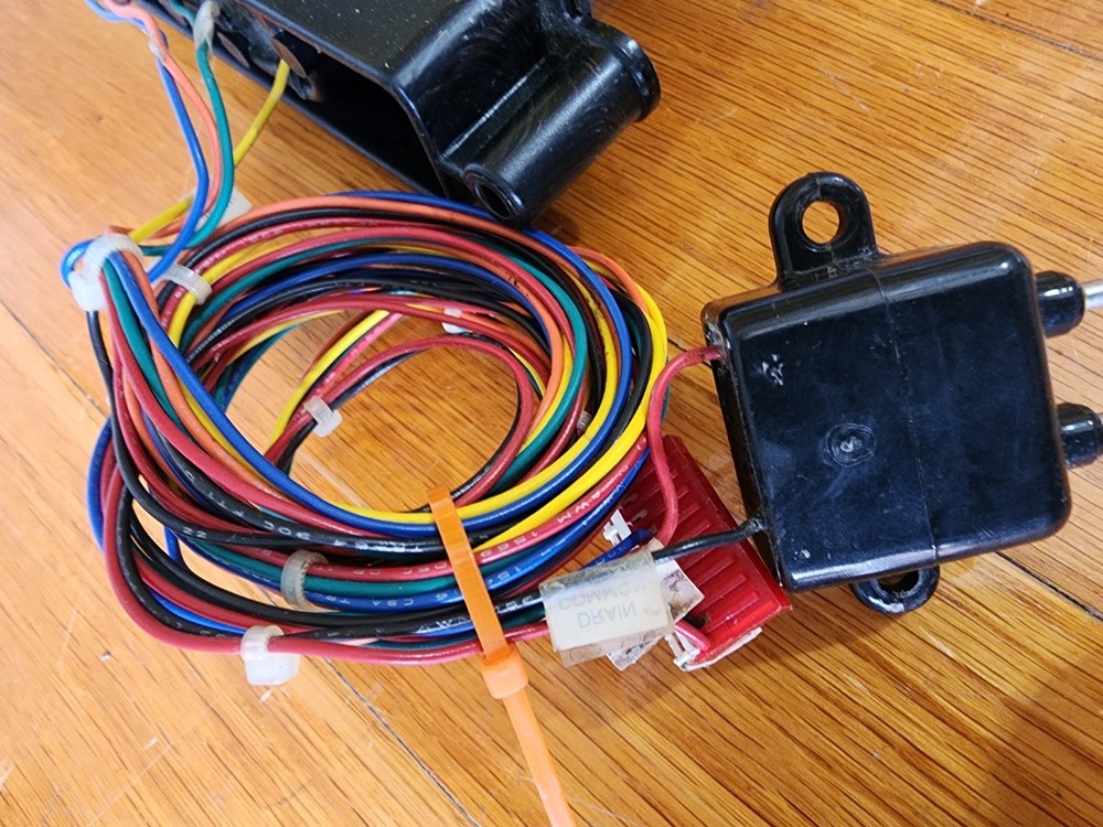 Follett 00171363 Water Sensor Assembly