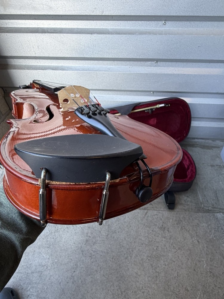 Rosetti Model 4/4 Violin w Carry Case