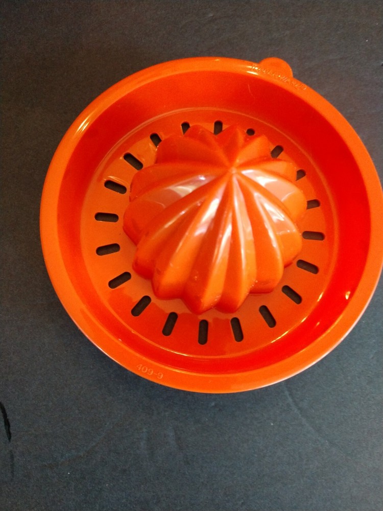 Tupperware Orange Juicer #409/Pitcher #321 with Lid #563