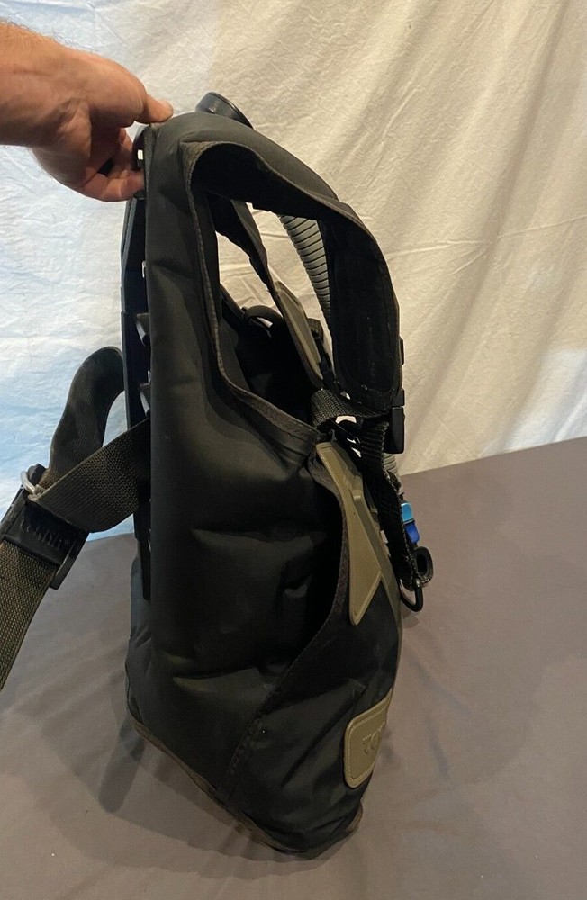 Tekna BCD Compact SCUBA Buoyancy Compensation Device Size Medium GREAT