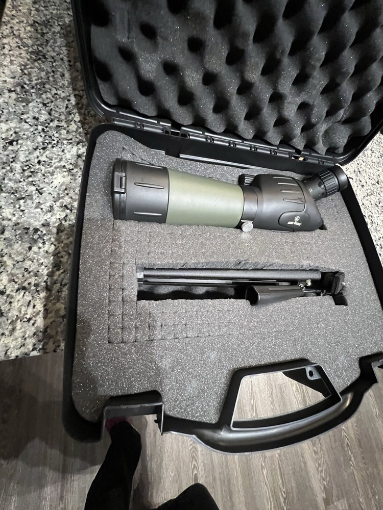 Game Winner Sporting Scope With Tripod  15X45X60.  Mint
