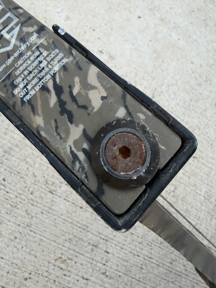 PSE Coyote Bow Right Handed