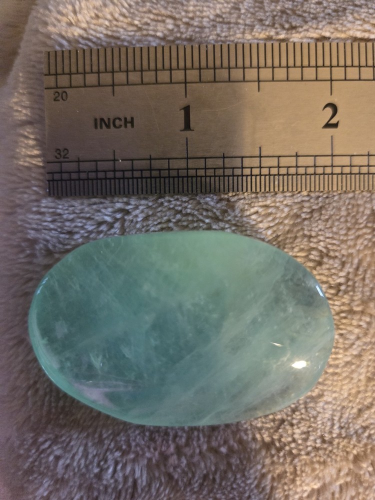 BEAUTIFUL TIFFANY BLUE PALM STONE 55 GRAMS E
