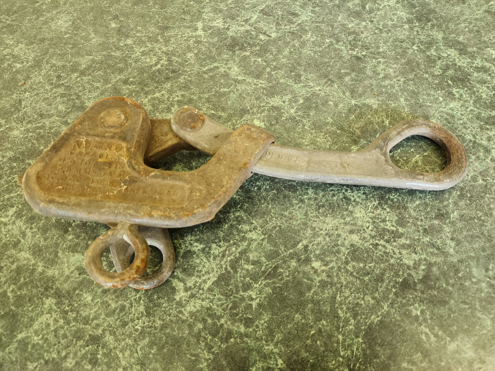 Klein Crescent Tool No. 385 Cable Puller 3/8" to 3/4" 10,000 lbs