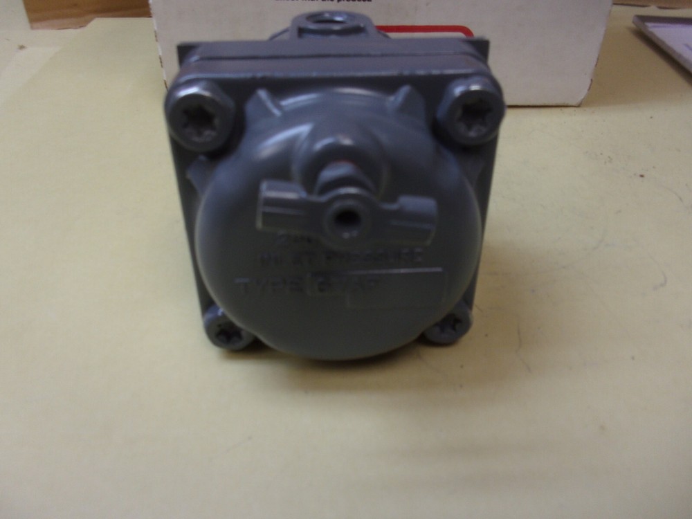 Fisher 67AF-208 Filter Regulator 250 PSI