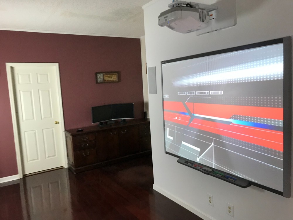 SMART Board SB680 77" Interactive Whiteboard In Great Condition With Pens