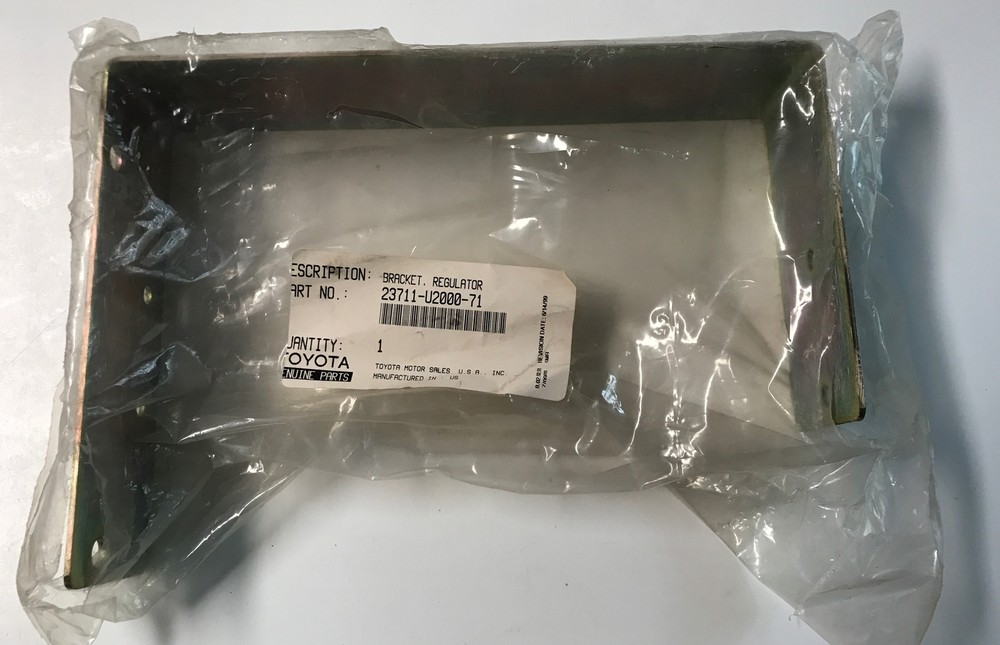 NEW OEM REGULATOR BRACKET #23711-U2000-71 TOYOTA FORKLIFT