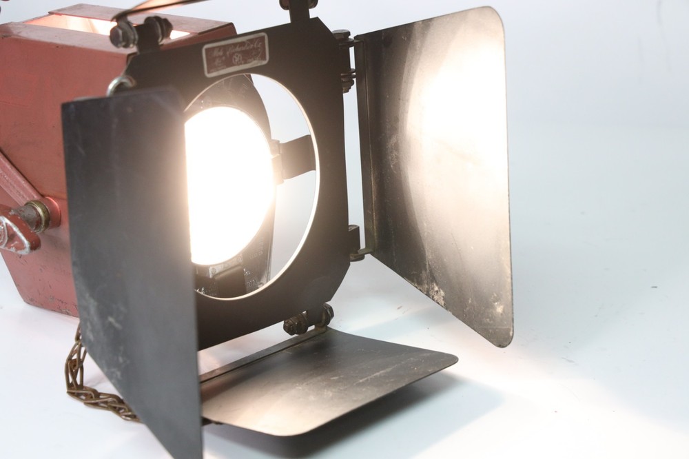 Mole Richardson 200watt Mini-Mole Type #2801 AKA Inkie