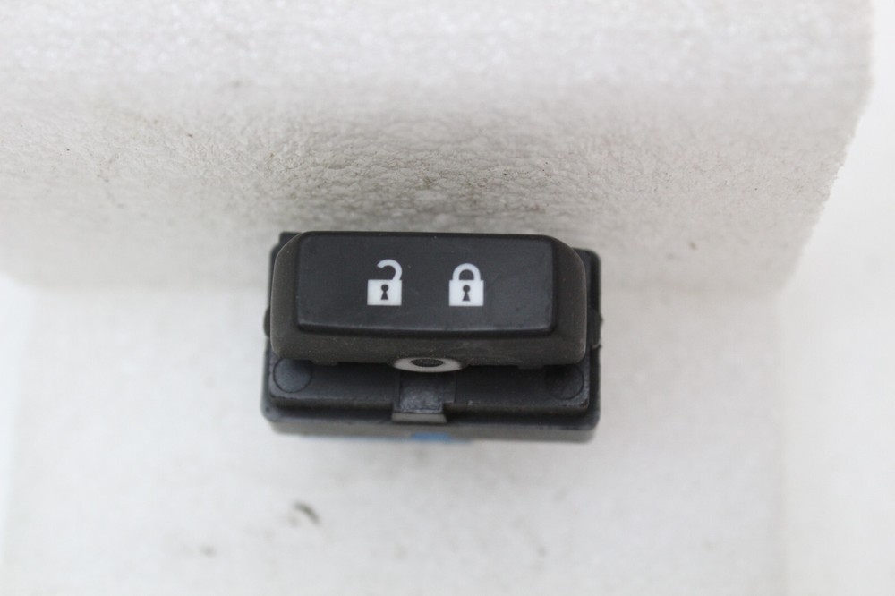 13-17 CHEVROLET TRAX  DOOR LOCK CONTROL SWITCH BUTTON