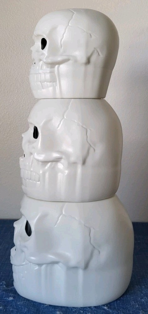 Halloween • 24" Stackable Skull Tower Blowmold • Excellent Condition!