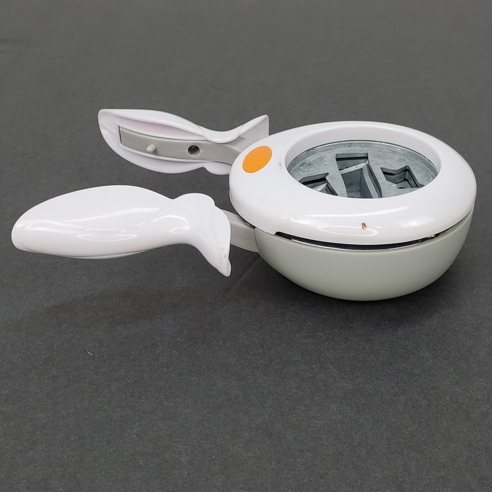 Fiskars Easy Squeeze Crafting Paper Punch