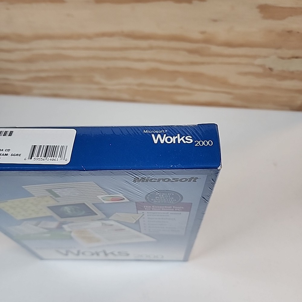 Vintage Microsoft Works 2000 Requires Windows 95 or 98 CD-ROM