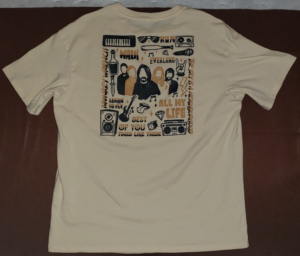 FOO FIGHTERS Size Medium Pale Yellow T-Shirt