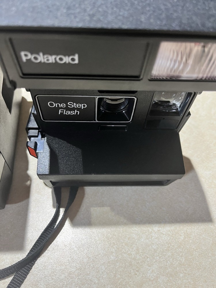 Polaroid Sun 600 LMS & Polaroid One Step Flash Untested