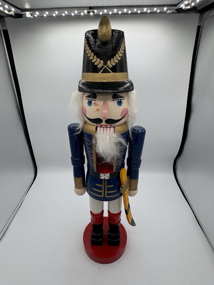 20” Tall Thick Nutcracker Guard