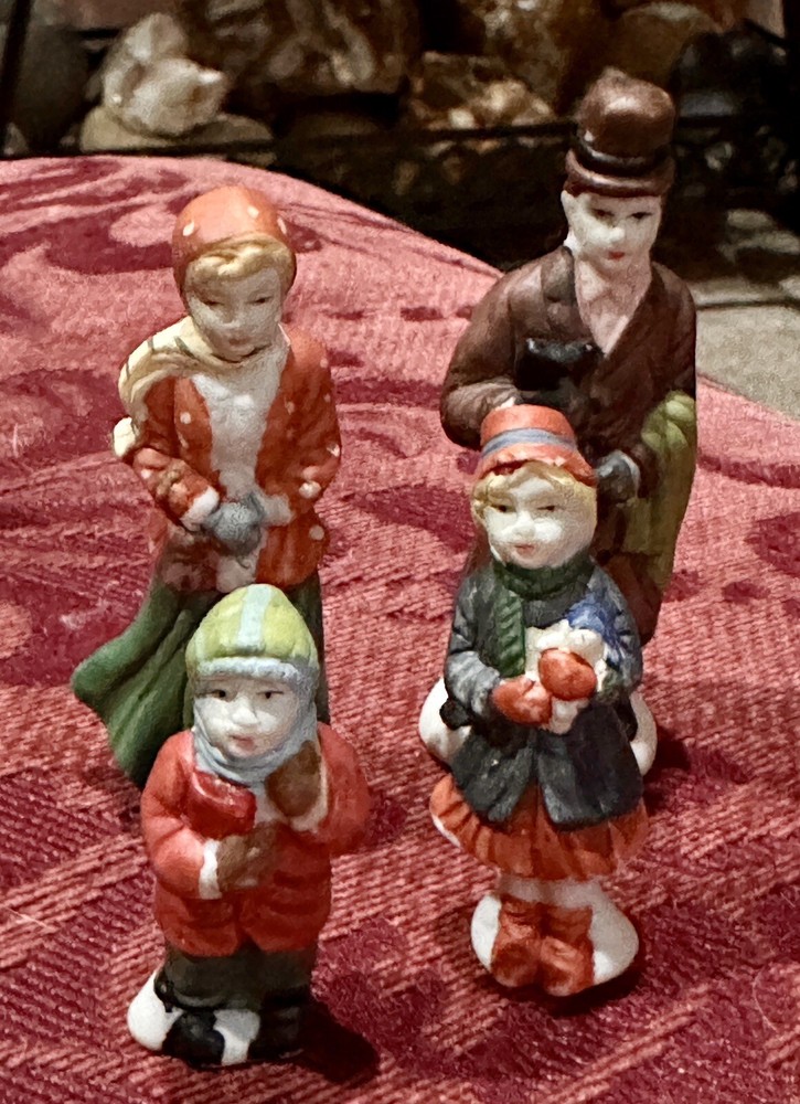 20 PIECE CHRISTMAS VILLAGE FIGURINES