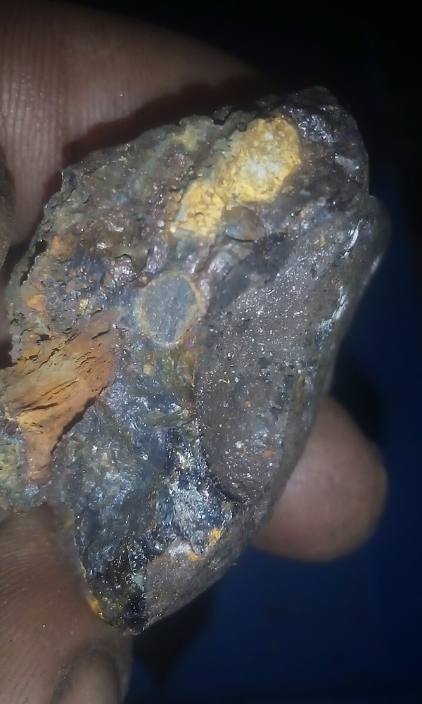 gold ore specimen