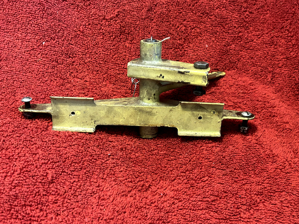 AIRCRAFT HORIZONTAL STABILIZER HINGE ASSEMBLY