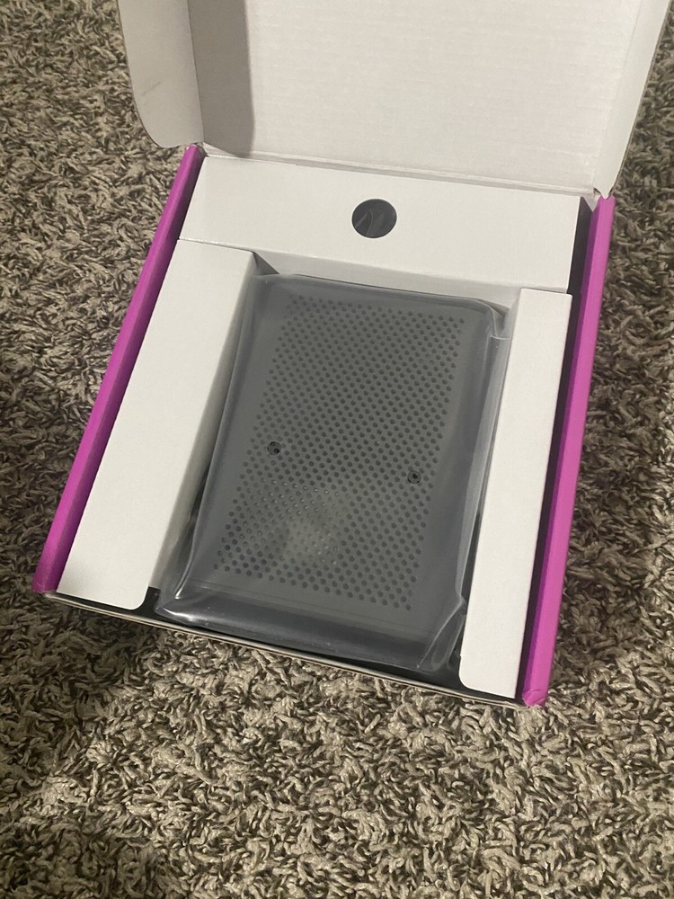 MOTOROLA 16 X 4 Cable MODEM White MODEL Open Box NEW