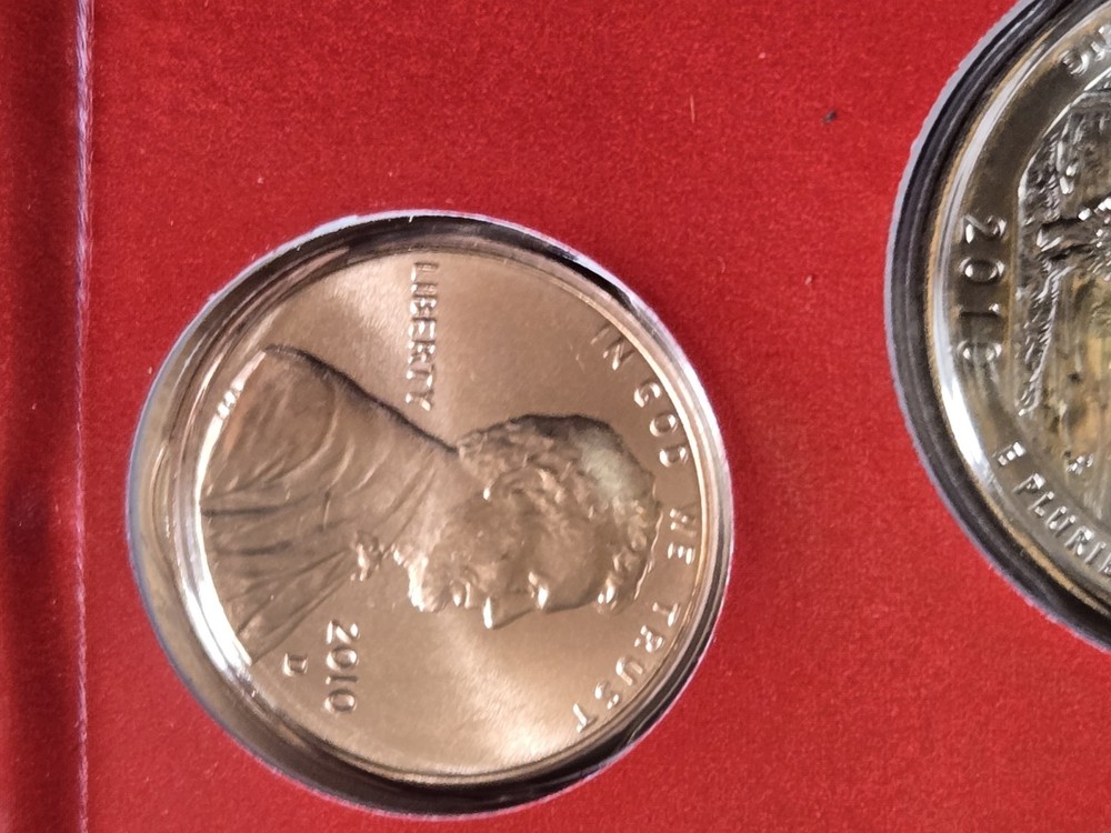 2010 D & P uncirculated US Mint coin set