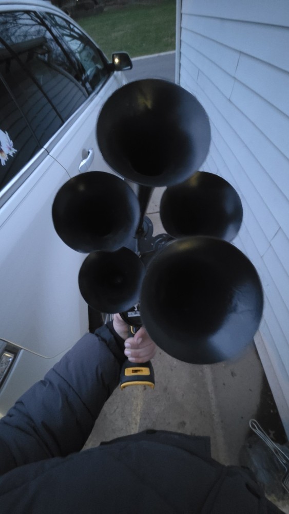 DEWALT 20V Impact Drill Train Horn