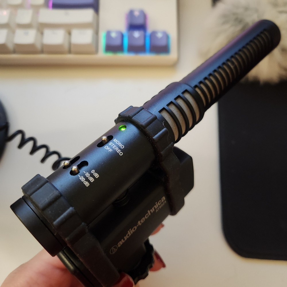 Audio-Technica AT8024 Stereo/Mono Camera-Mount Microphone