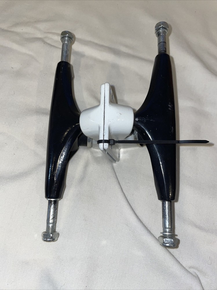 Black And White Krown Skateboard Trucks