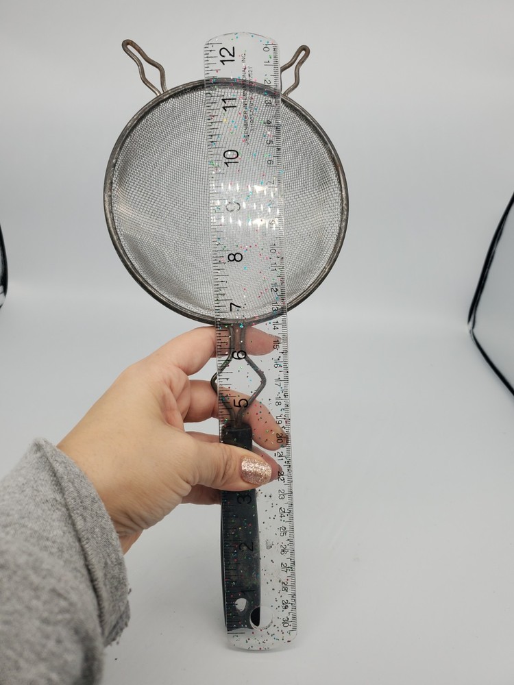 Ecko Strainer Sifter Handheld 11.5" x 5" Wire Mesh Plastic Black Handle Vtg✨️