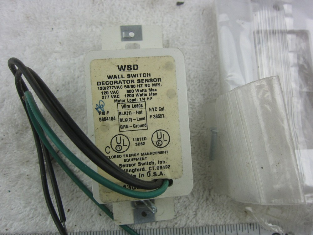 SensorSwitch WSD-W White PIR Wall Switch, Used