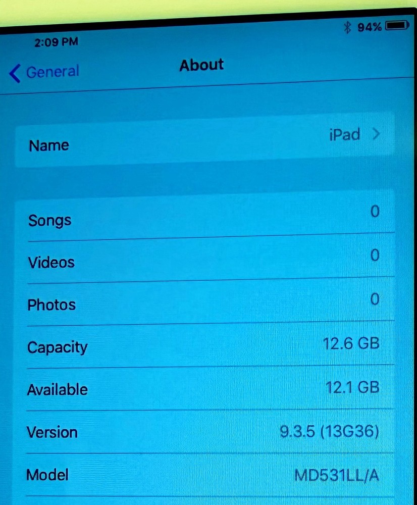 Apple iPad Mini Model MD531LL/A 1st Generation Sliver