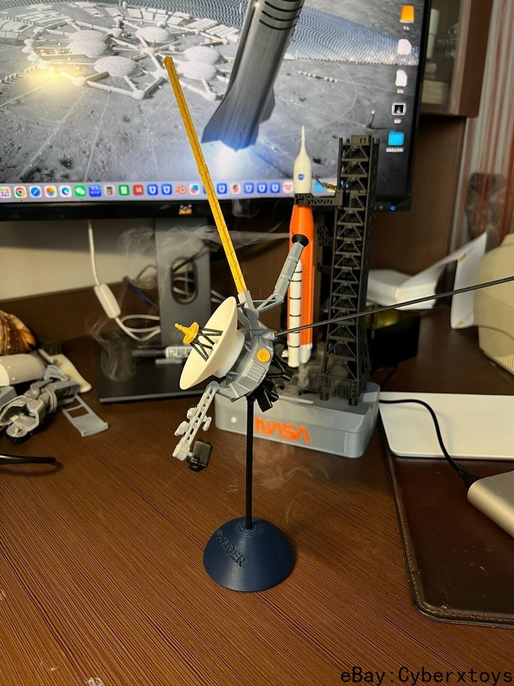 NASA Voyager 1 Model Finished Painted