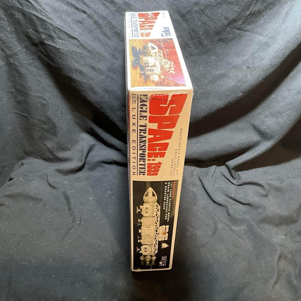 Space 1999 Eagle Transporter Deluxe Edition