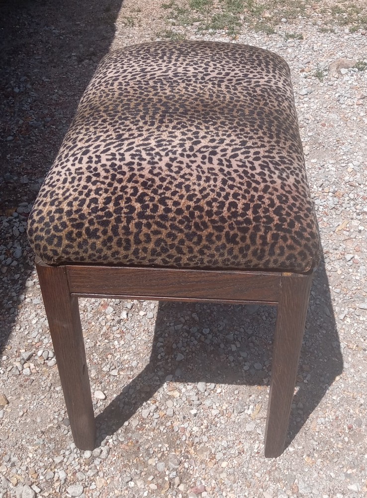 Oak Animal Print Vanity Bench (VB33)