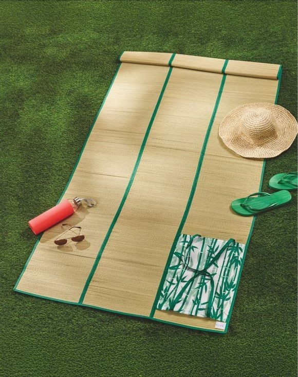 Avon On the Go Straw Mat