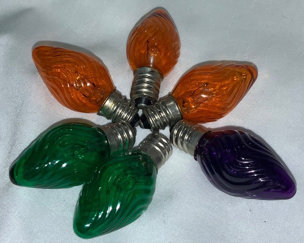 VINTAGE CHRISTMAS LIGHT BULBS - (6) C7 MULTICOLOR TRANSLUCENT FLAME BUBLS